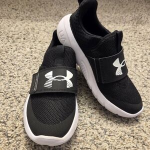 Under Armour Kids Black Sneakers